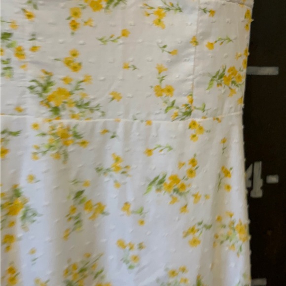 Ruby Rox Sz 11 Junior size White and Yellow lined dress. The dress is textured. - Picture 3 of 11